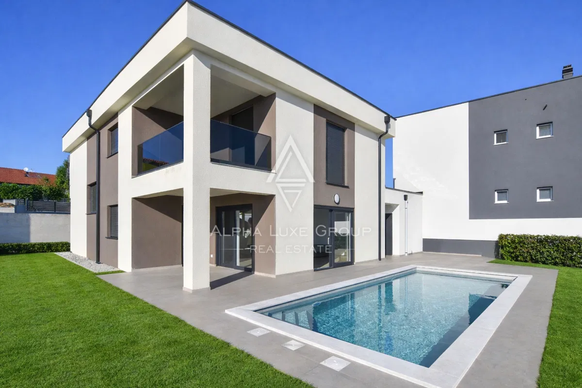 Istra, Poreč : Moderna vila s 4 sobe i bazenom
