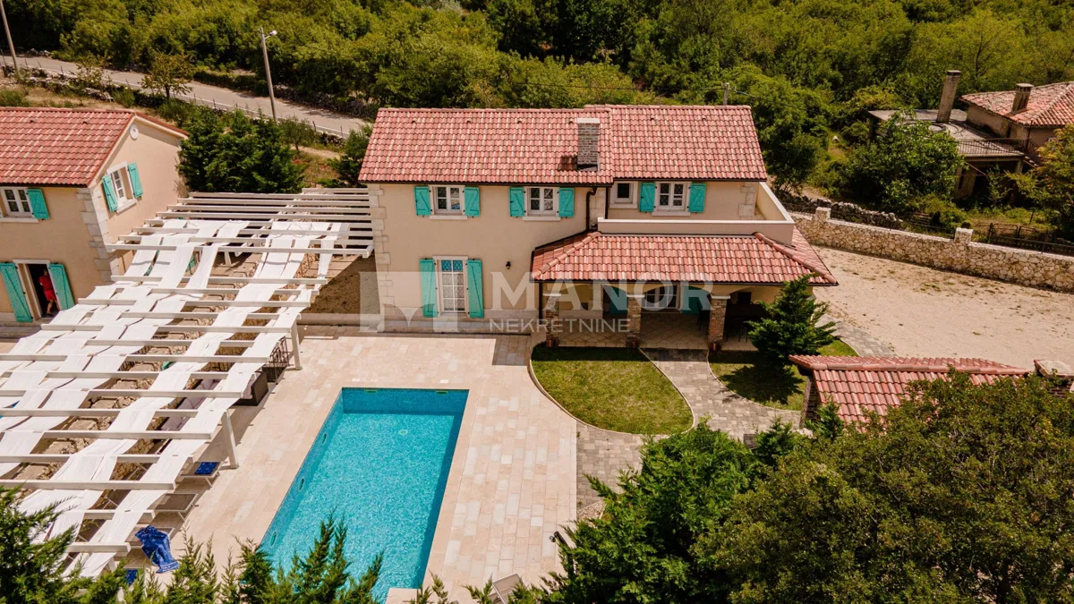 OTOK KRK, DOBRINJ - Luksuzna vila s bazenom na odličnoj lokaciji