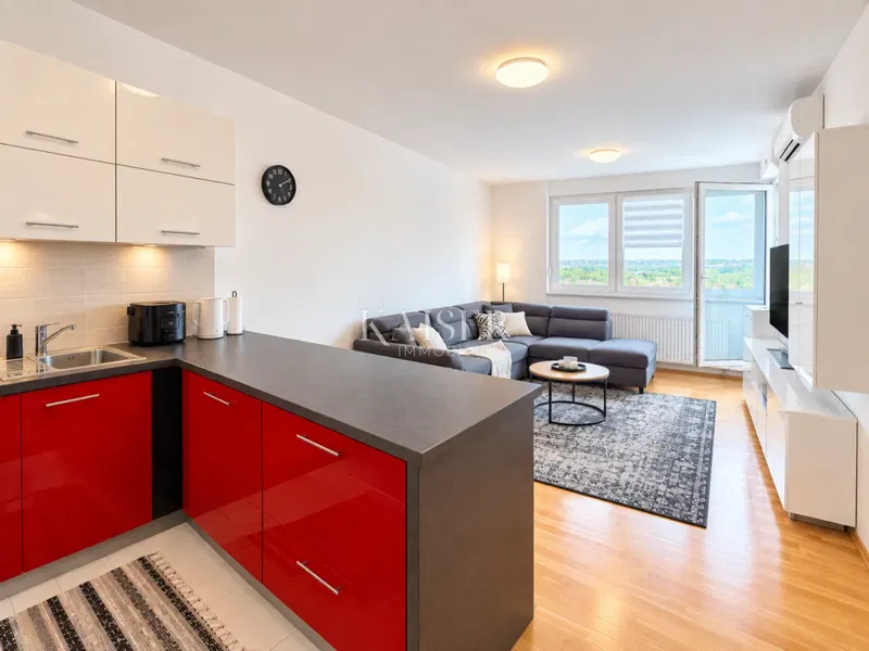 Istra, Umag, dvosoban stan 60 m2, na traženoj lokaciji