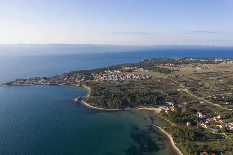 Vir – građevinsko zemljište s projektom za dva stana, 323 m2