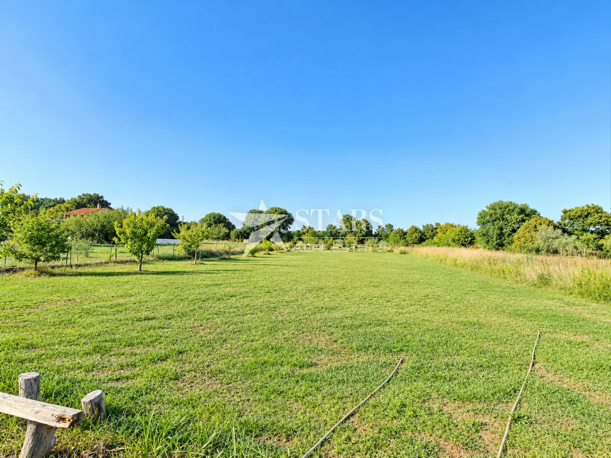 Istrien, Loborika, Baugrundstück 2.596 m² + Zufahrtsweg 429 m²
