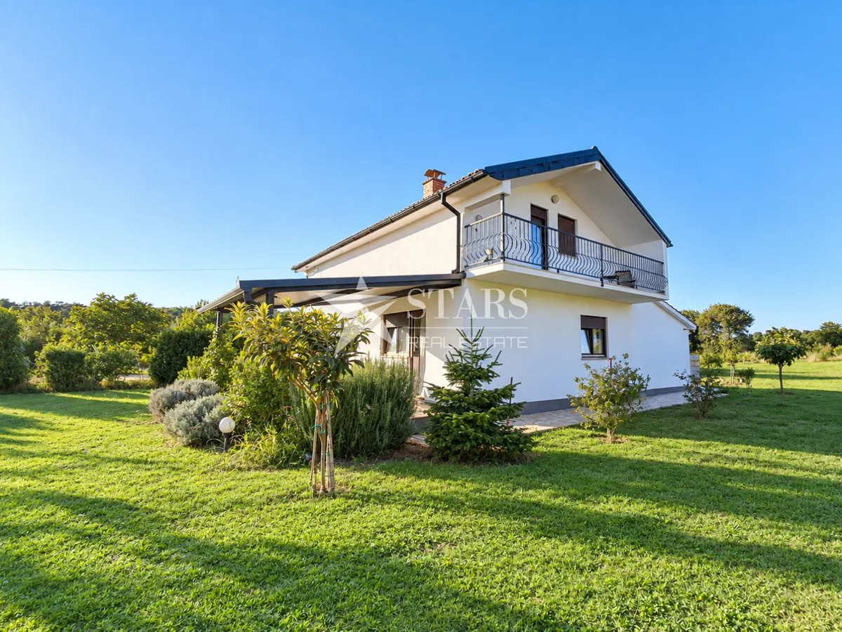 Istra, Loborika, kuća sa velikom okućnicom