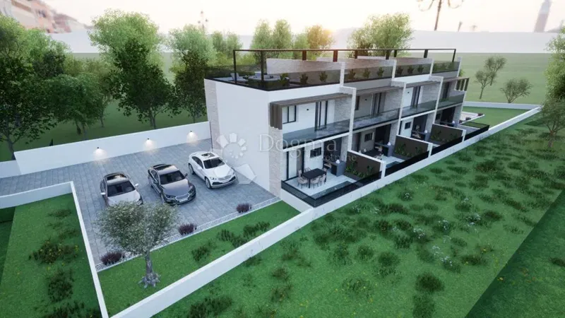 Vodice – luksuzna novogradnja | Vila 2 s privatnim bazenom i krovnom terasom | 250 m od mora
