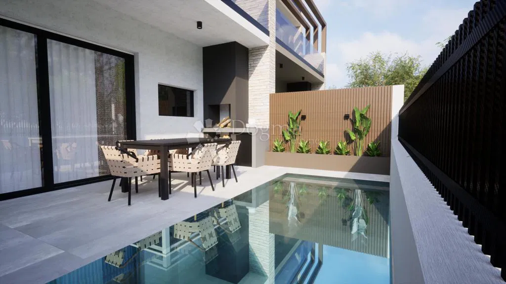 Vodice – luksuzna novogradnja | Vila 1 s privatnim bazenom i krovnom terasom | 250 m od mora