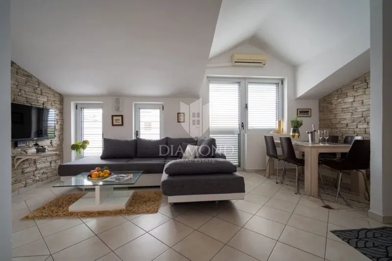 Rovinj, Poslovna prilika u blizini mora