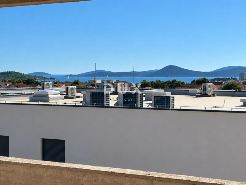 Vodice, komfortable Dreizimmerwohnung mit Meerblick, 84,20 m²