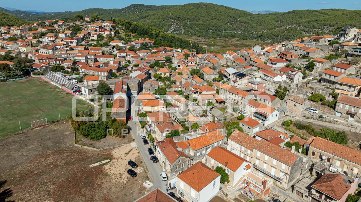 Kuća u centru Blata na Korčuli – idealna za obiteljski život