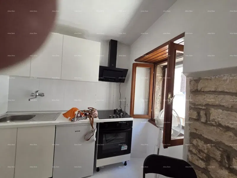 Prodaje se renovirana kamena kuća u centru grada Vodnjan