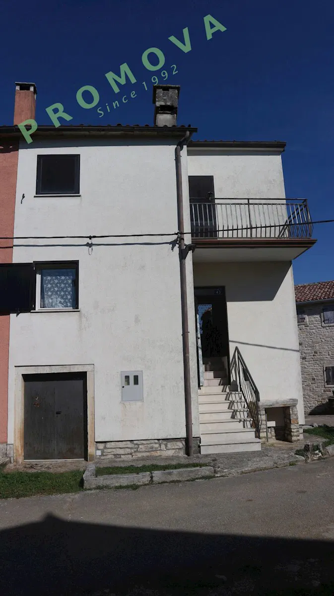 Buje, Šterna okolica obnovljena stara dvojna kuća Pr+2 ,150 m2
