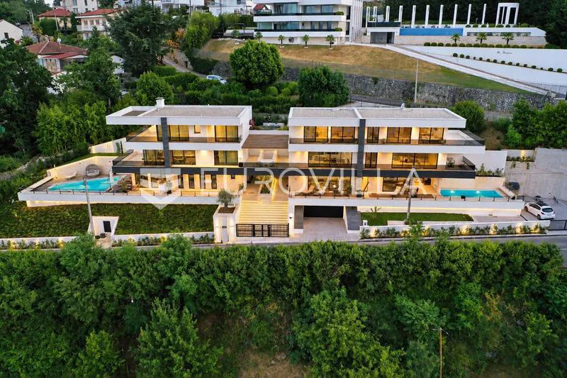 Opatija, Ičići, najam, luksuzan dvoetažni stan s bazenom i pogledom na Kvarner
