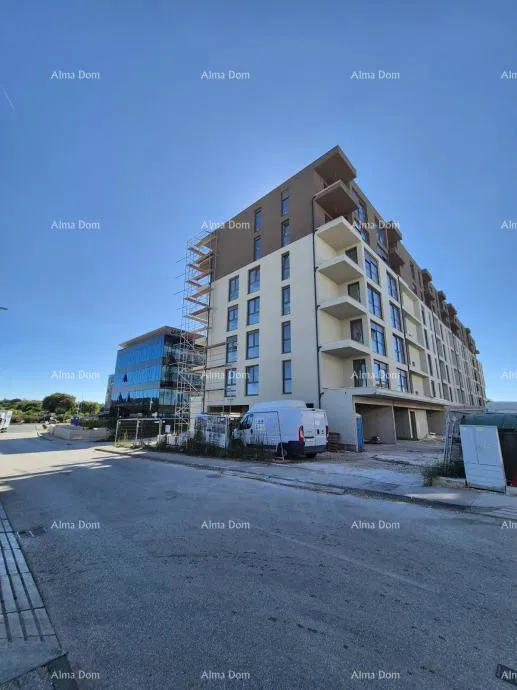 Pula! Višestambena, moderna zgrada s liftom, blizu centra.
