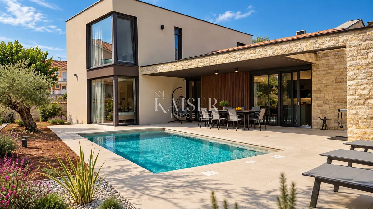 Novigrad okolica- moderna mediteranska kuća 175 m² s bazenom, blizu mora