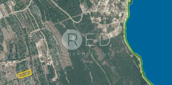ATRAKTIVNO GRAĐEVINSKO ZEMLJIŠTE 3.890 M² – PRIDRAGA, TORINE