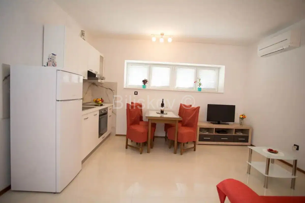 Split Grad najam do  sezone, 1 soba