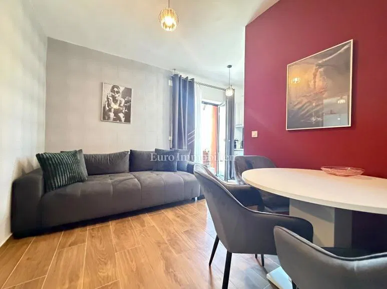 Novalja – kuća s četiri apartmana blizu centra i mora