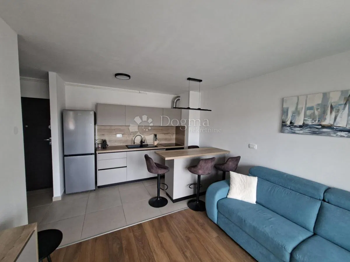 VERUDELA | 39 m² + PARKOVÁNÍ | KOMPLETNĚ ZAŘÍZENO | 500 m OD PLÁŽE