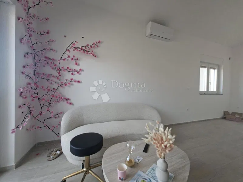 STAN 54 m² + GARAŽA 20 m² | USELJIVO