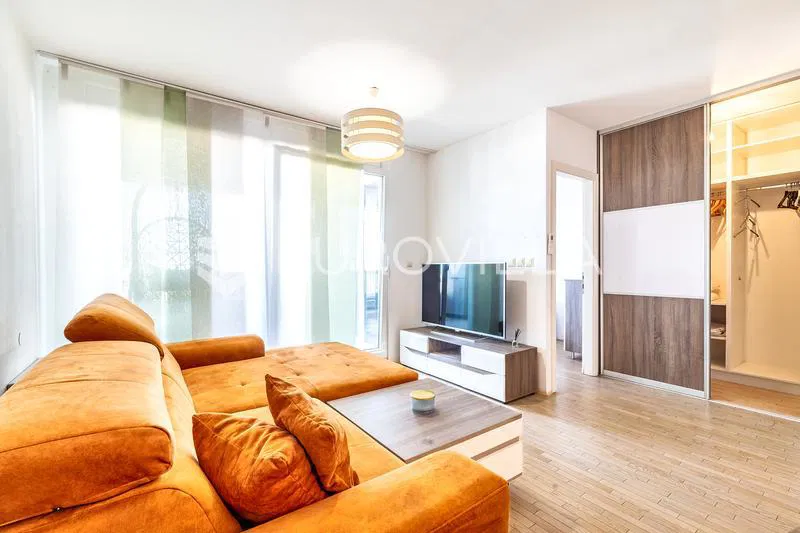 Novi Zagreb, Otok, lijepi dvosobni stan s garažom, 65 m² neto površine
