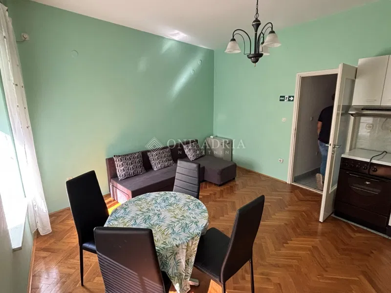CRIKVENICA, CENTAR GRADA, BLIZINA PLAŽE! – 2