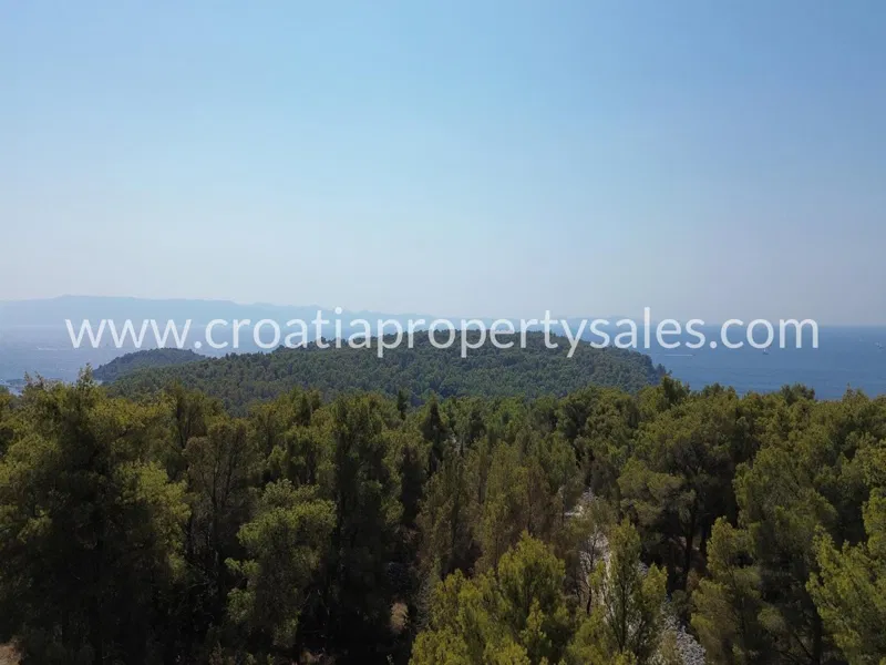 Brač, građevinsko zemljište, prodaja, 2.050.000 € – 2
