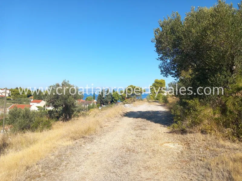 Brac, building land for sale, 98.000 € – 3