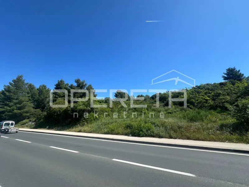Šibenik Bioci – zemljište 912 m² u R2 zoni, sportska namjena – 3
