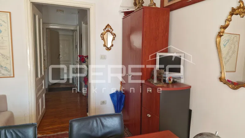 Opatija, strogi centar– stan u prizemlju s terasom, idealan za život ili najam – 3