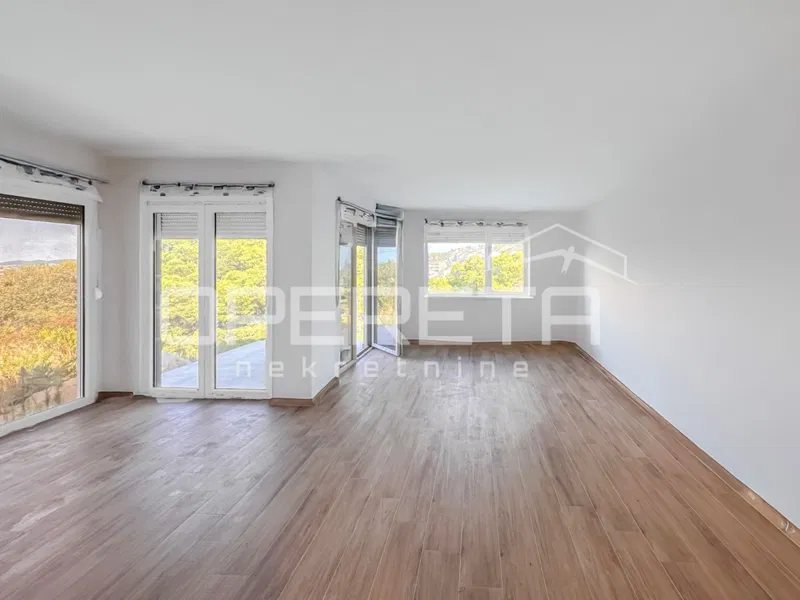 Apartment with 2 bedrooms and balcony, sea view – Šibenik – 3
