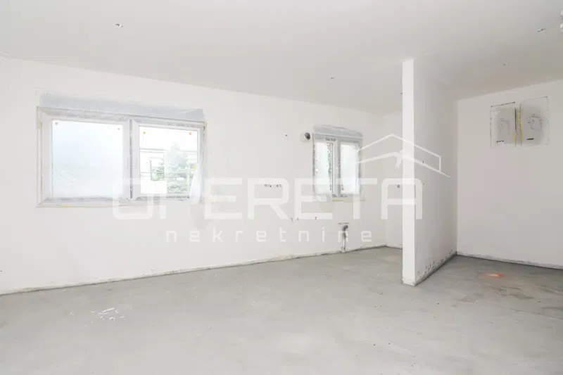 Vendita, Appartamento, Kromosovo naselje, Kolodvorska, 2l, 45m2