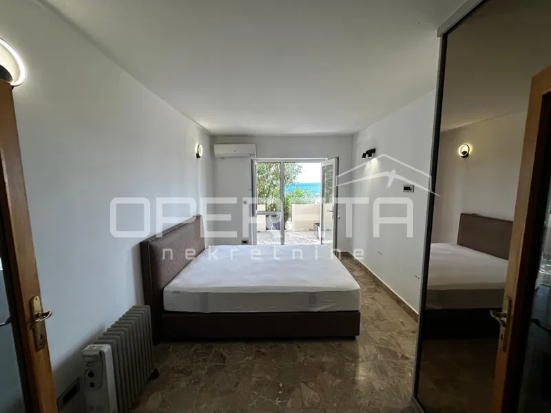 Studio-Apartment mit großer Terrasse und Meerblick, Strožanac – 2