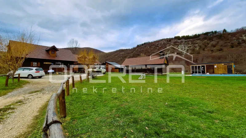 Nepremičnina v srcu Like, bazen, jacuzzi, savna, pogled, Gospić, 290 m2 – 2