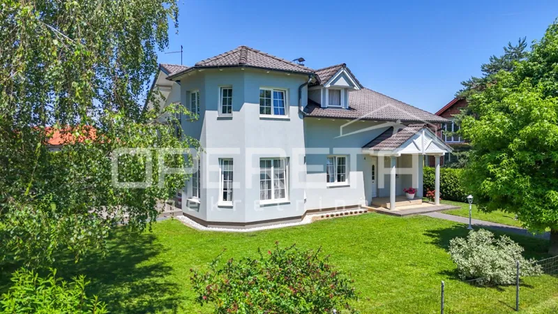 VENDITA, CASA, IVANIĆ GRAD, CENTRO, Ivana Šveara, INDIPENDENTE, 284 m2 in un quartiere tranquillo