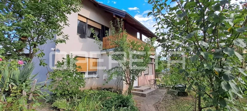 VELIKA GORICA – strogo središče, HIŠA Z DVEMA LOČENIMA STANOMA ALI ENO CELOTO – 2
