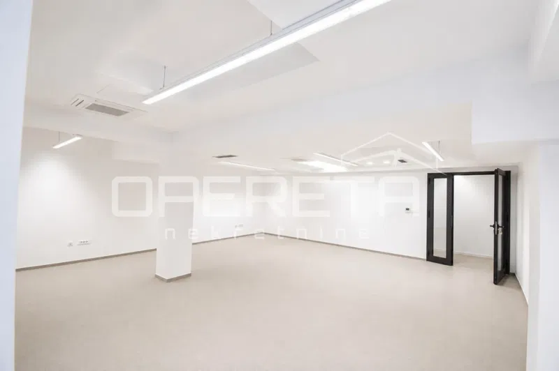 Split 3 – poslovni prostor 940 m2 s 22 ureda i portirnicom – 2