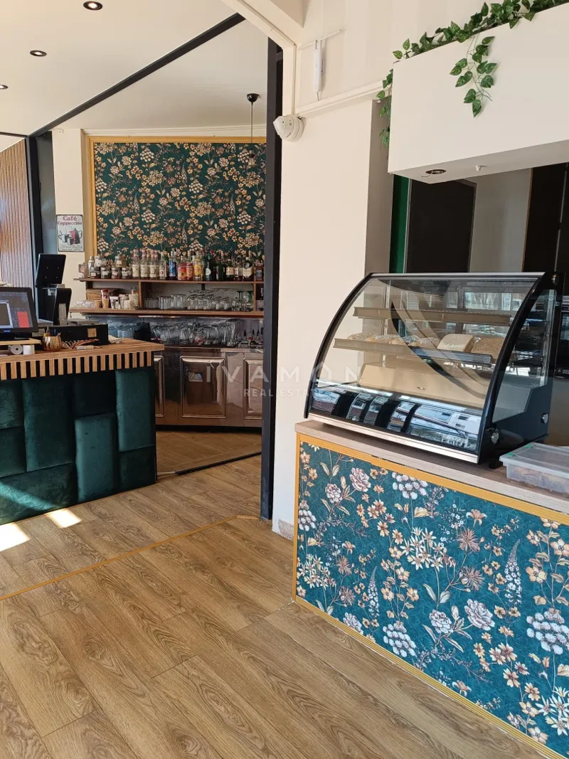 Gostinski lokal s teraso na obali – kavarna/restavracija – 3