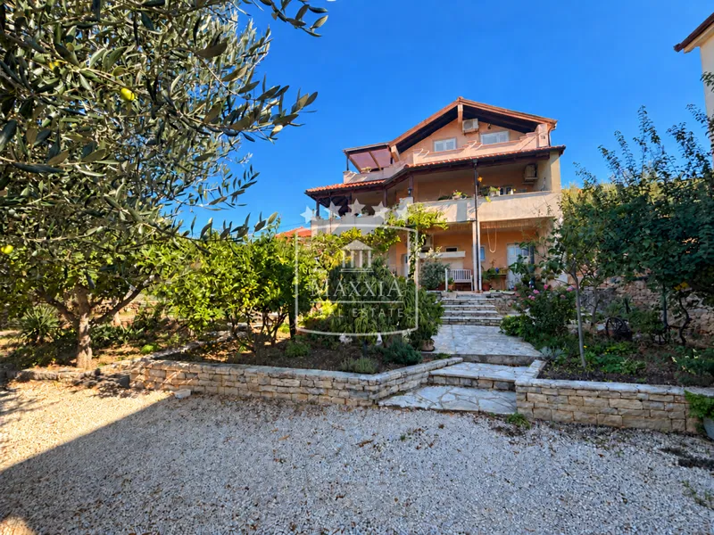 Kruševo - Haus mit großem, gepflegtem Garten und herrlichem Meerblick! 449.000€ – 3