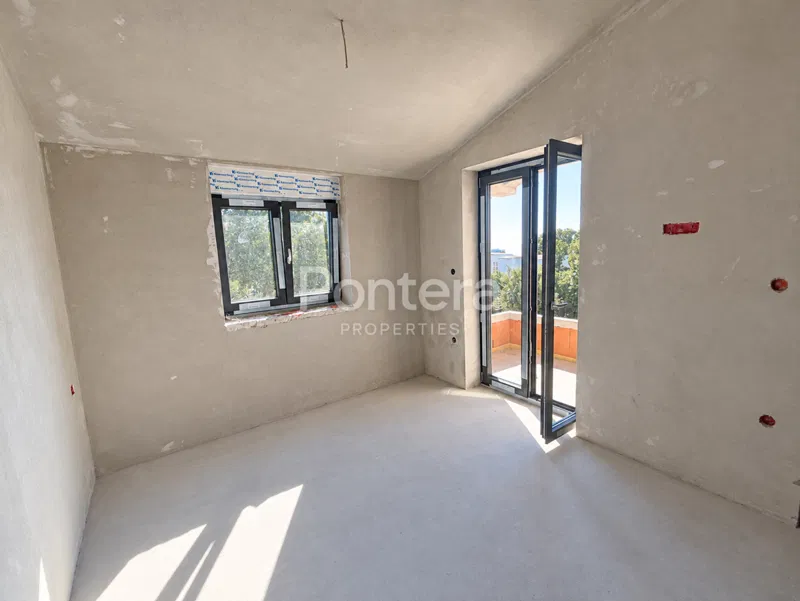 ISTRA, BARBARIGA – stan s dvije terase, galerijom i pogledom na more i Brijune – 2