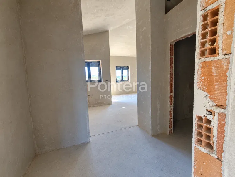 ISTRA, BARBARIGA – stan s dvije terase, galerijom i pogledom na more i Brijune – 3