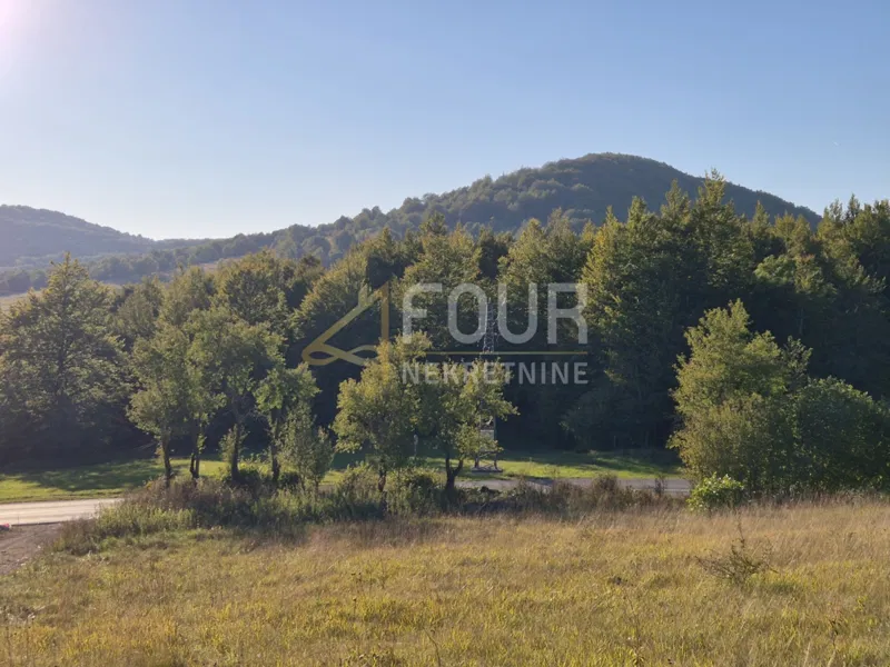 Gorski kotar, Stari Laz, građevinsko zemljište 695m2 – 2
