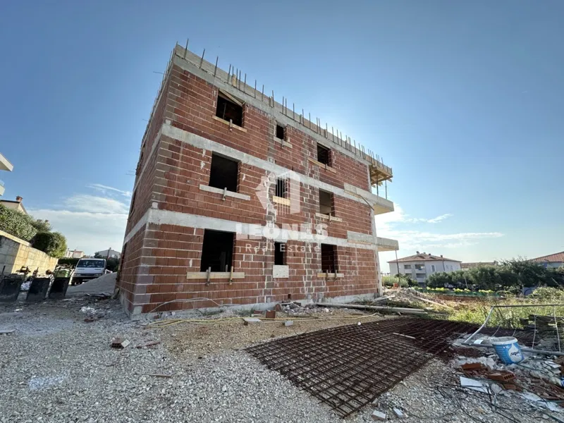 Geräumige Wohnung mit Terrasse in toller Lage in Novigrad – 3