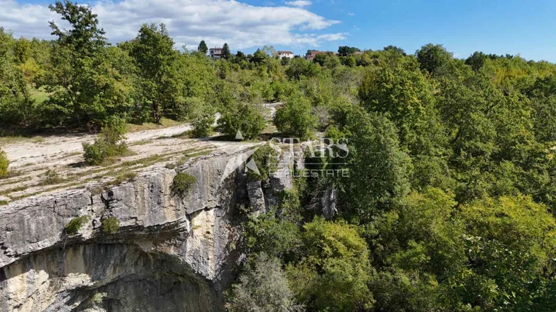 Istra, Pićan – Nedokončana hiša z bazenom – 3