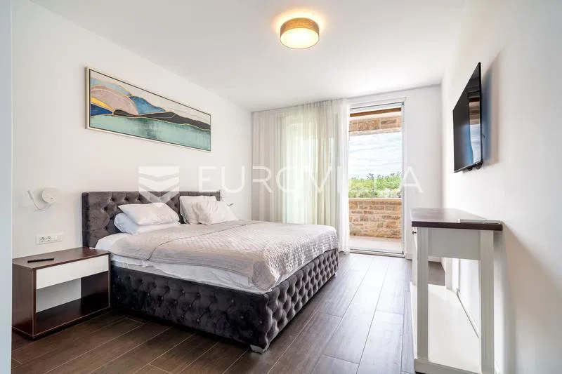 Haus Nin – 2