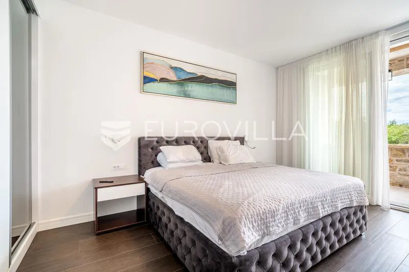 Haus Nin – 3