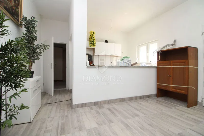 Labin, okolica, hiša za prenovo v bližini morja – 3