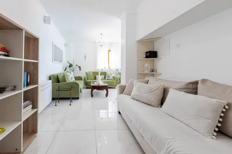 Vila s neometanim pogledom na more, infinity bazenom i privatnim maslinikom – 3