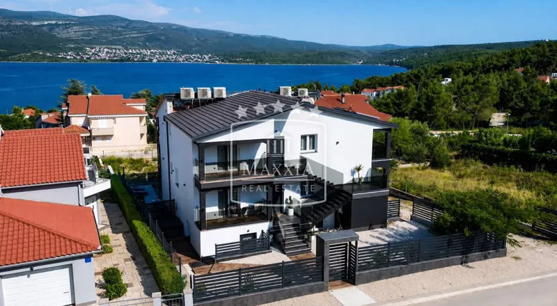 Pridraga-Luksuzna kuća s pogledom na more – 492 m², penthouse, 5 apartmana,i poslovni prostor – 2