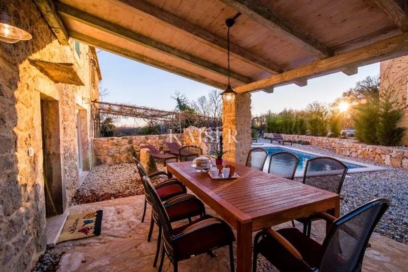 Krk, Region Vrbnik – rustikales Steinhaus mit Swimmingpool – 2
