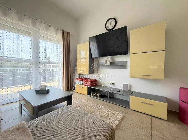 Novalja – Opremljen apartma z bazenom blizu morja – 2