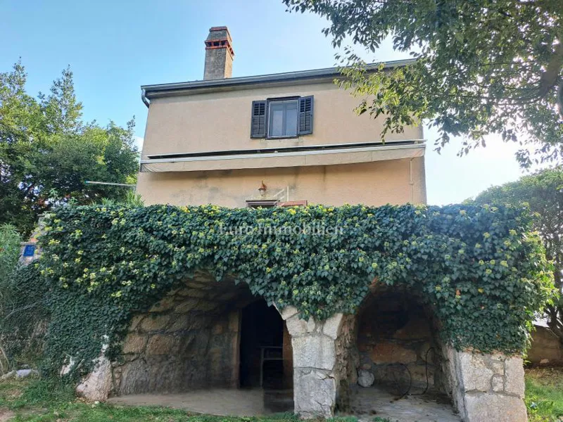 Isola di Krk - Casa indipendente in pietra con potenziale di ristrutturazione