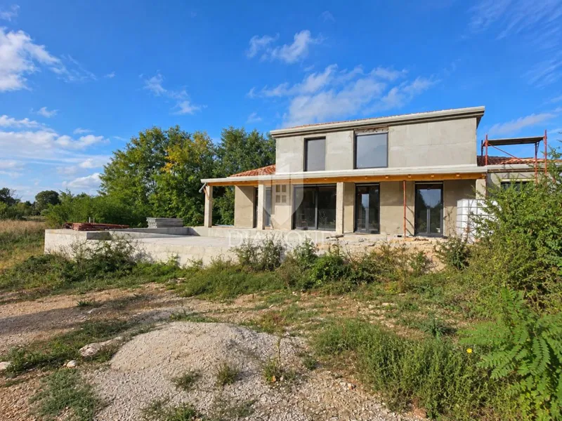 Poreč, okolica – Kuća s bazenom, idealna za odmor i najam – 2